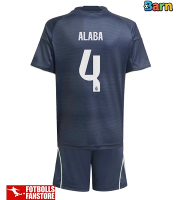 Real Madrid David Alaba #4 Bortatröja Barn 2025-26 Kortärmad (+ Korta byxor)